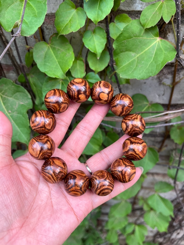 海南黄花梨正心料对眼鬼脸规格2.0手串