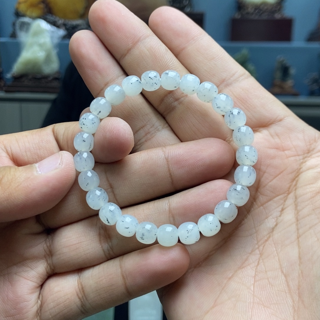 和田玉未镶嵌把件