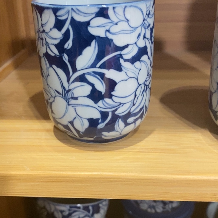 青花瓷景德镇手绘百合花福利随手杯