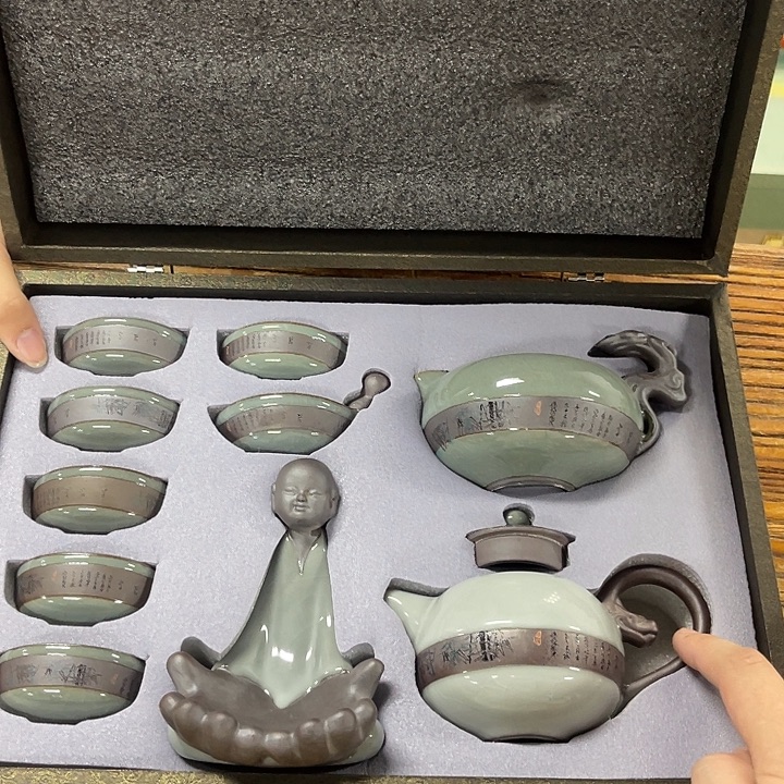 孤品茶具套装等。        