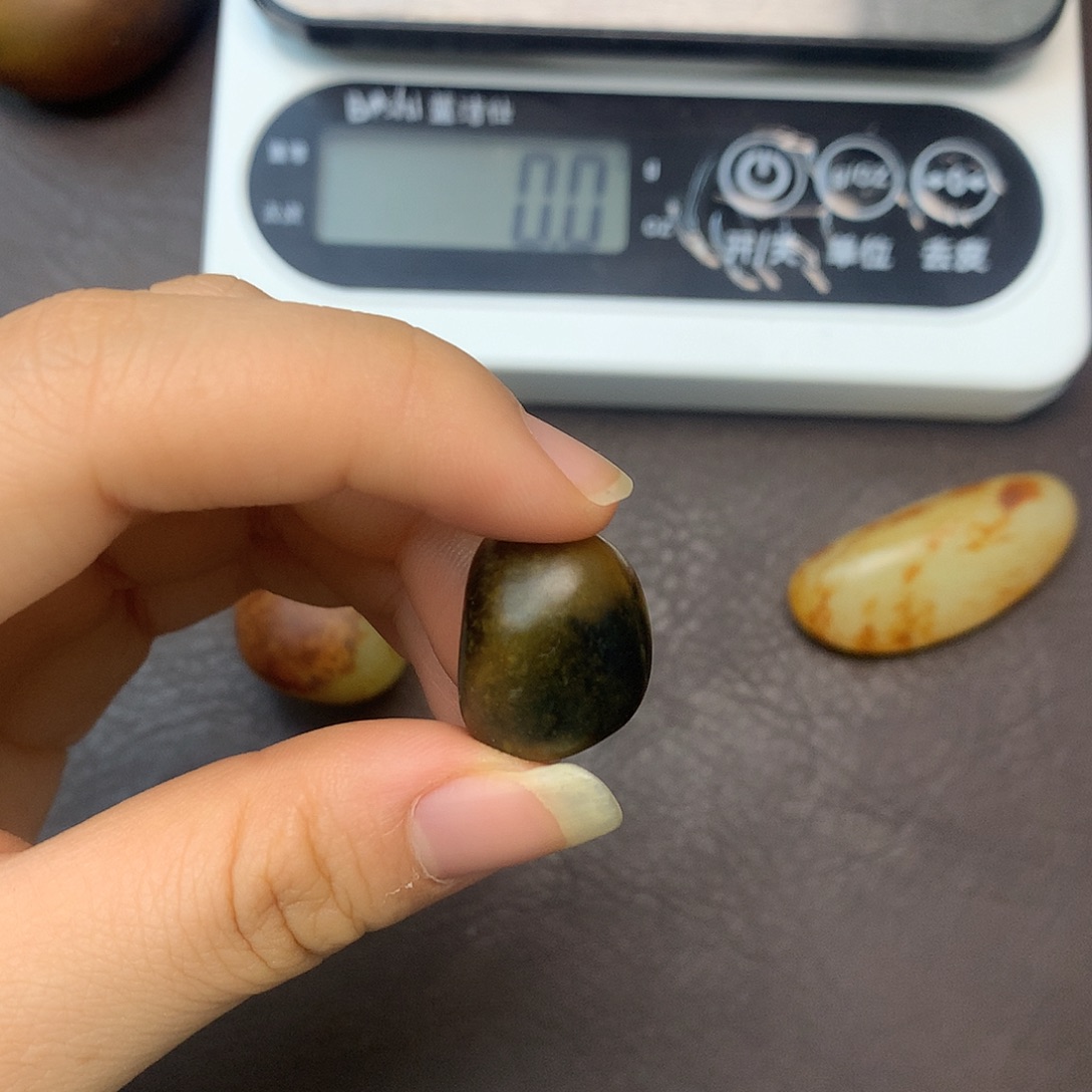 和田玉（糖玉）未镶嵌挂件