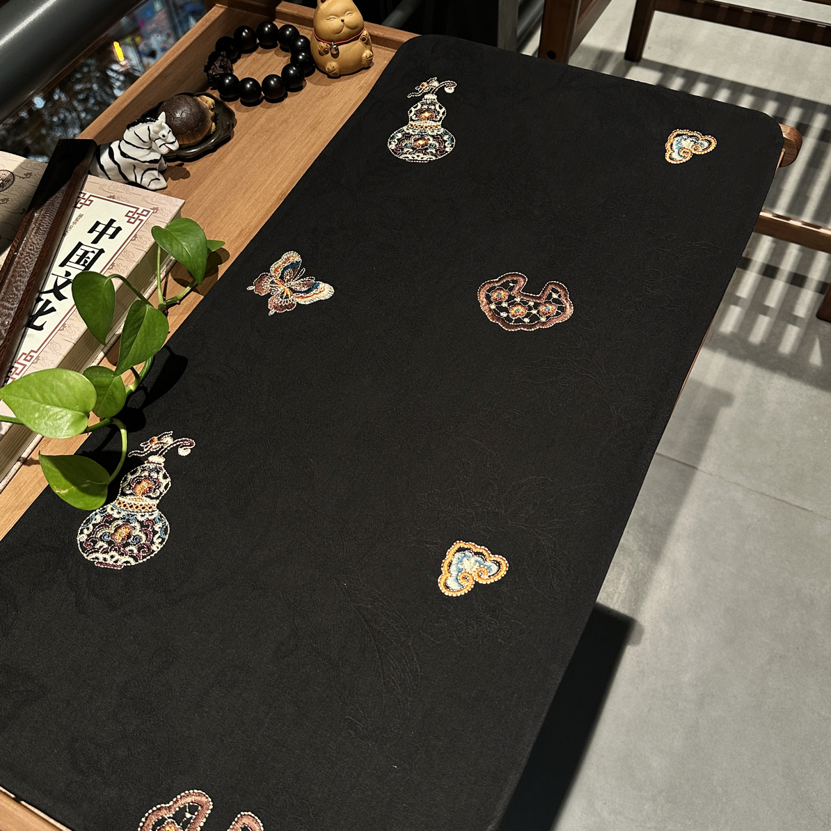 【纳福】65×33刺绣双面香云纱茶席新中式复古高档茶席禅意鼠标垫