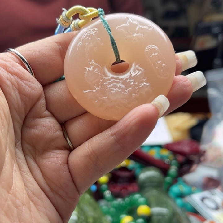 石英质玉手镯未镶嵌