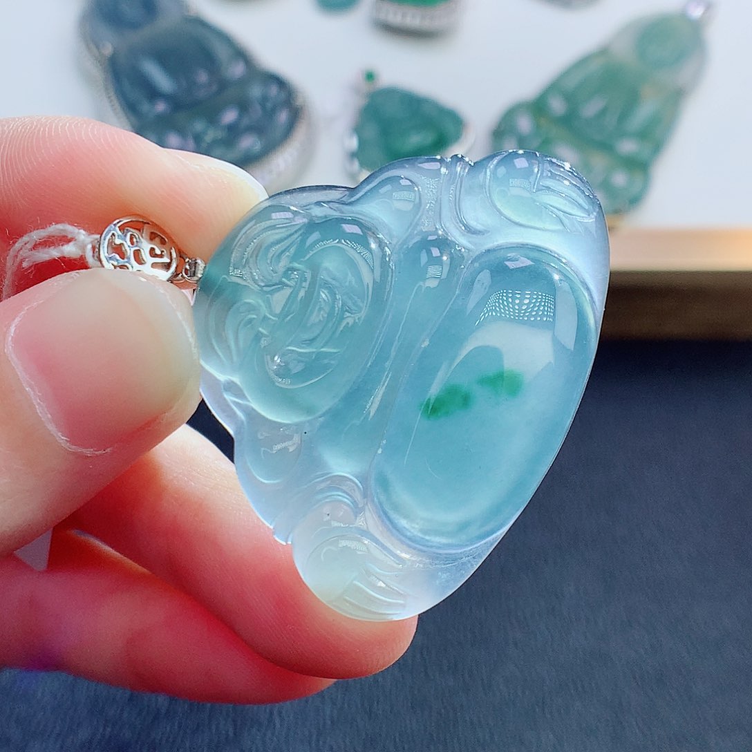 翡翠颈饰未镶嵌翡翠
