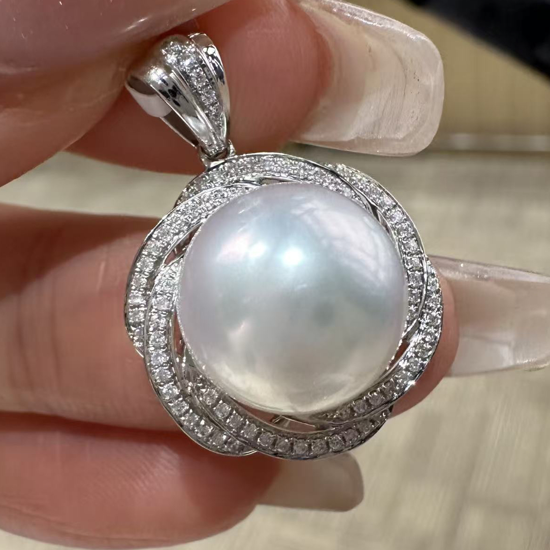 18k金镶嵌天然澳白珍珠钻石吊坠不含链