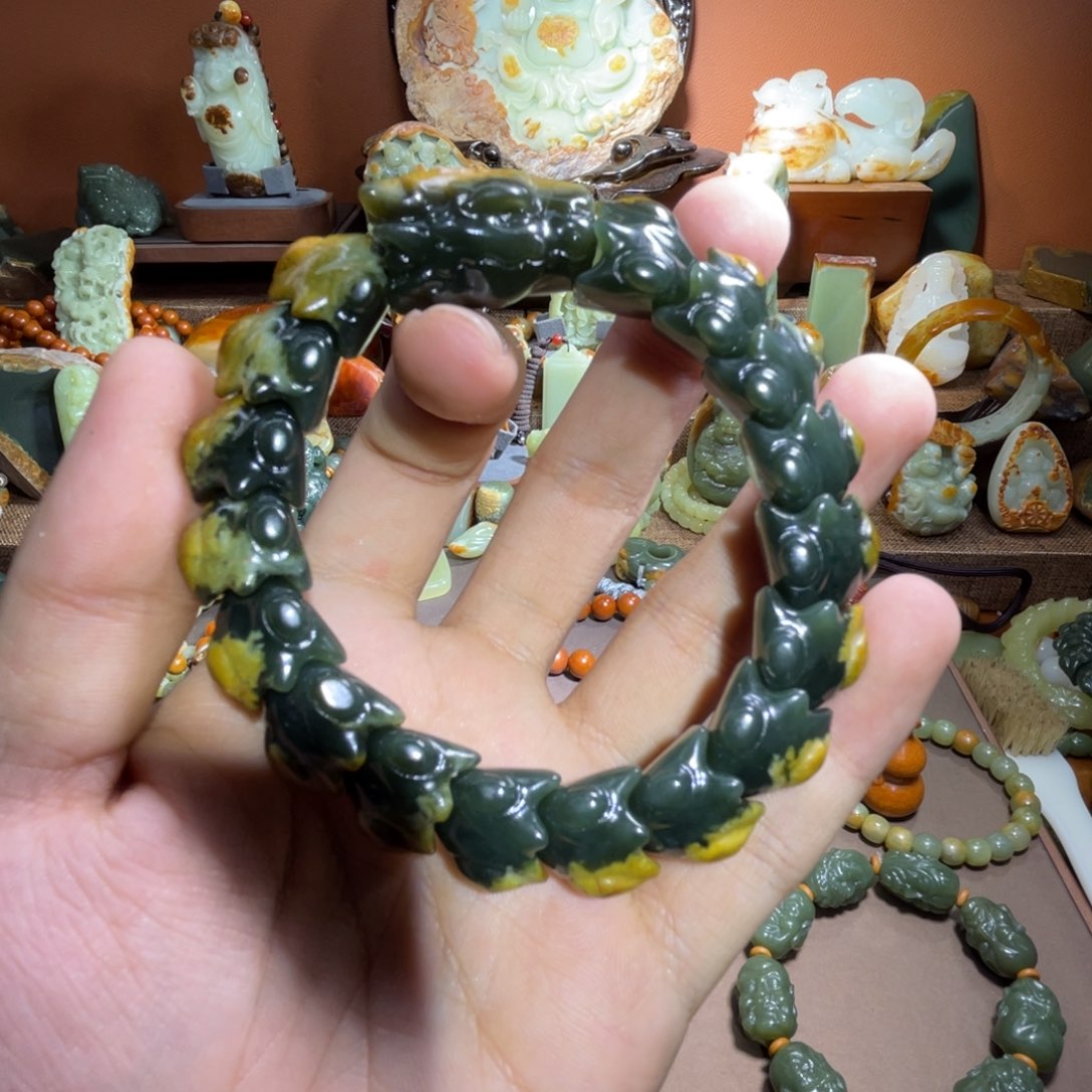 透闪石质玉手链龙骨未镶嵌凡**