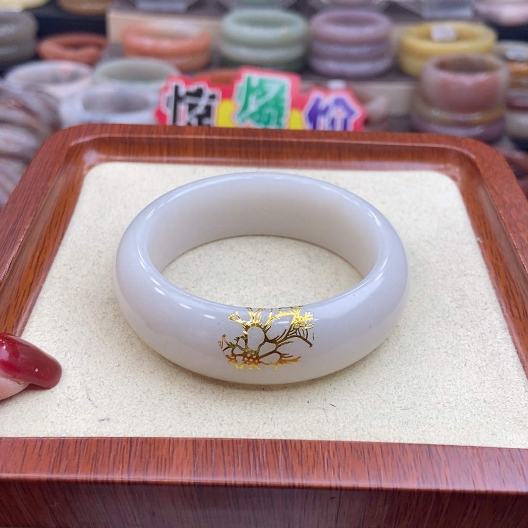 石英质玉手镯未镶嵌
