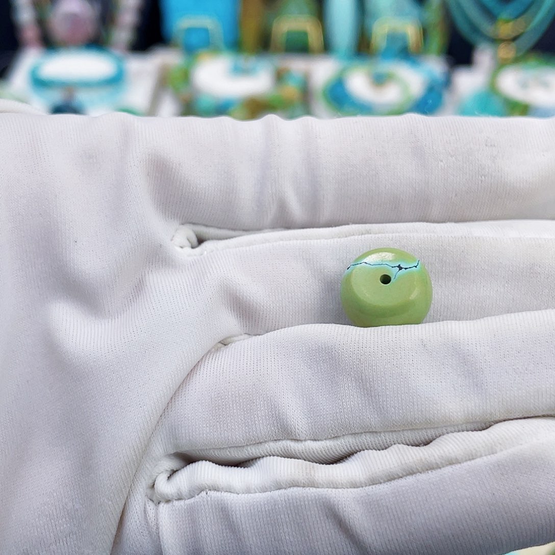 绿松石未镶嵌颈饰