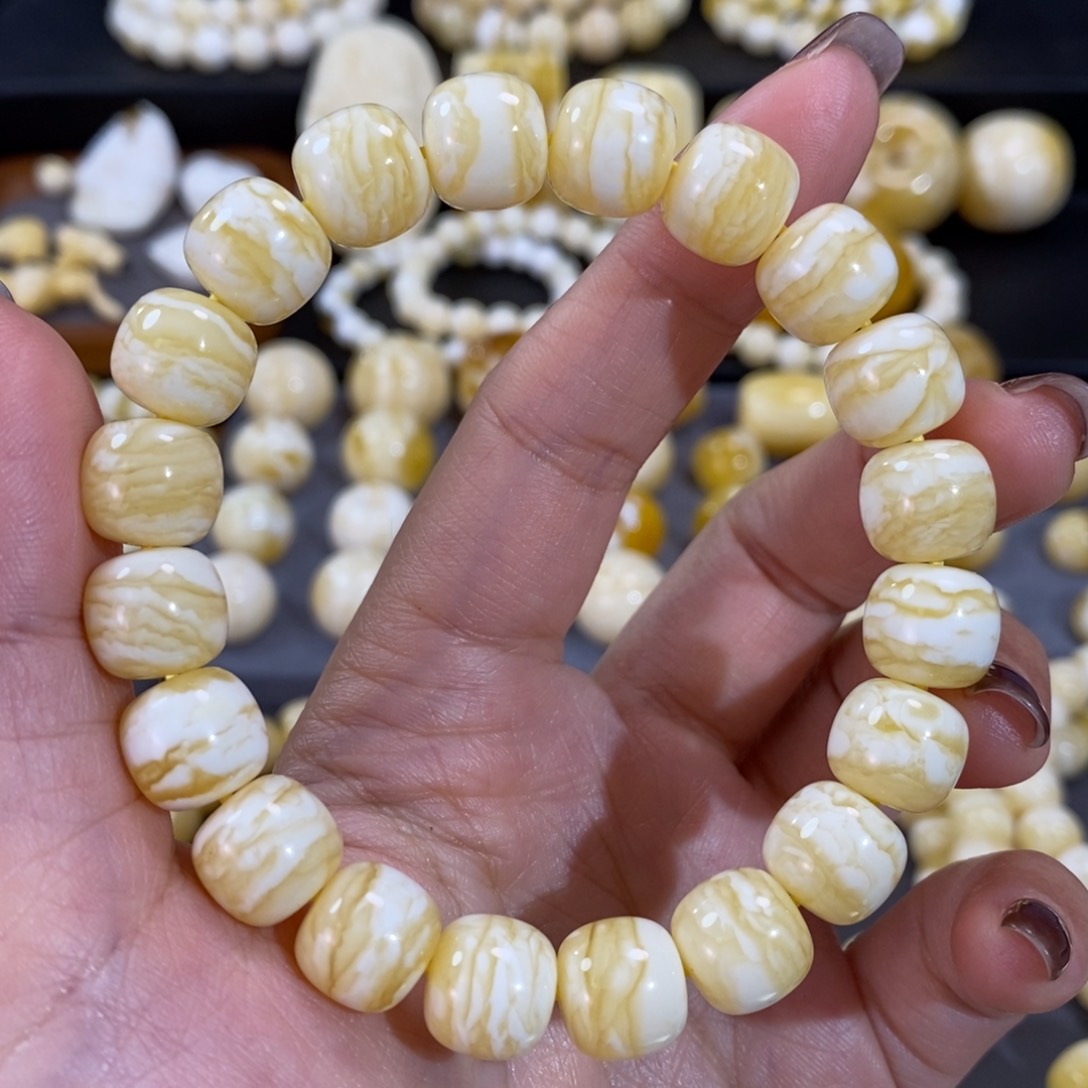 蜜蜡手串未镶嵌同料11mm瓷白虎皮千层雪手串