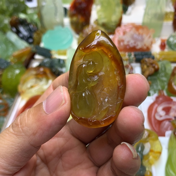 蛇纹石玉未镶嵌珠宝奇石铖