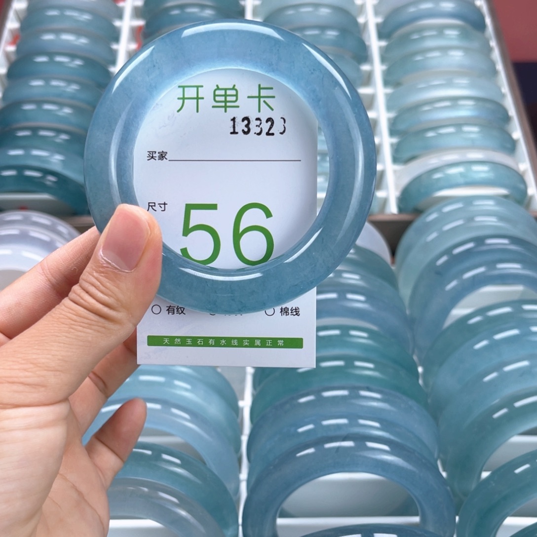 L***喵未镶嵌手镯石英质玉
