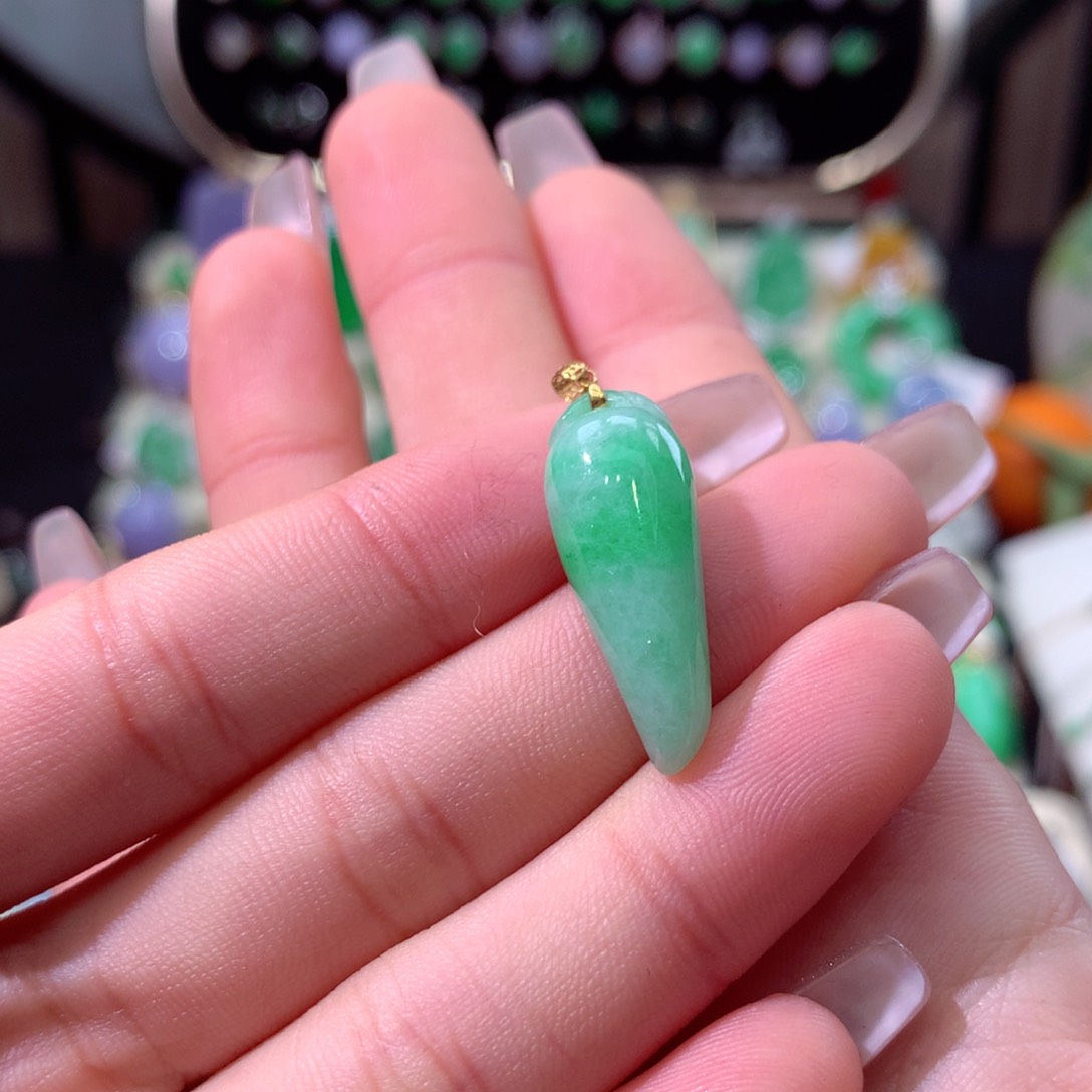 翡翠颈饰18K金镶嵌翡翠