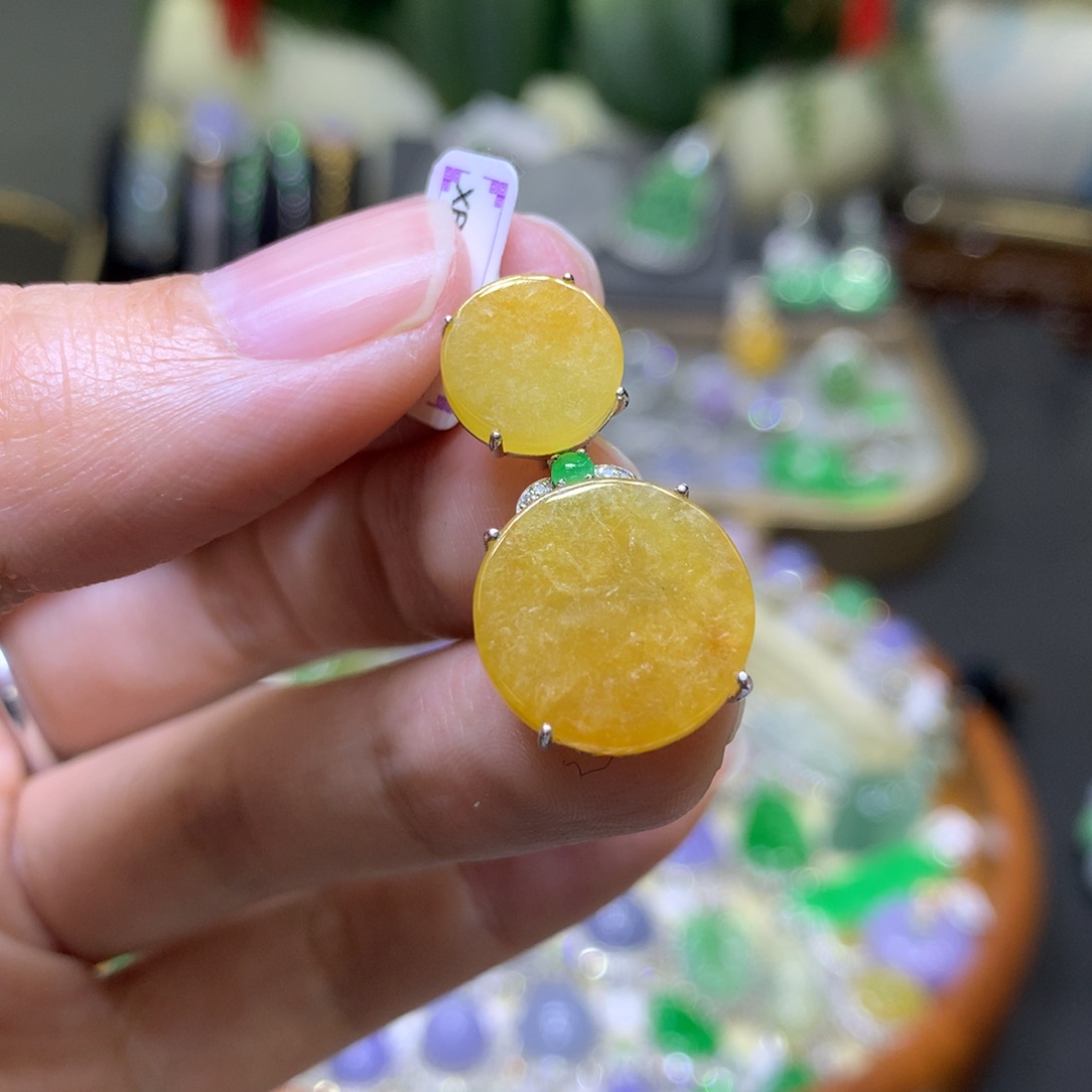 翡翠颈饰18K金镶嵌翡翠吊坠项链
