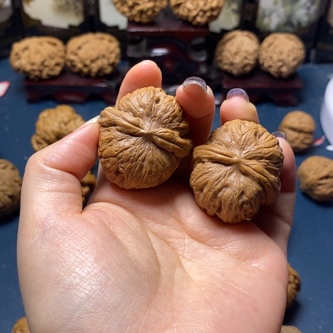 文玩核桃吊坠元宝56号