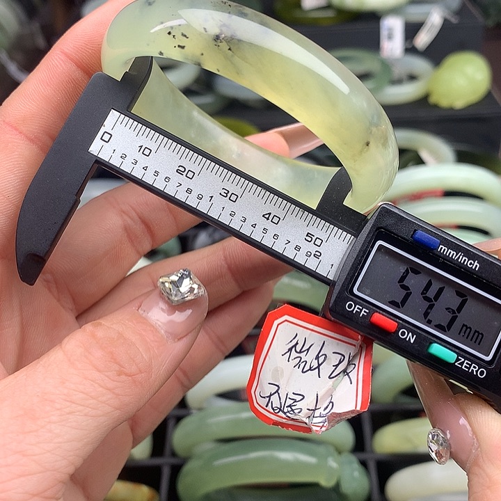 蛇纹石玉手镯未镶嵌616