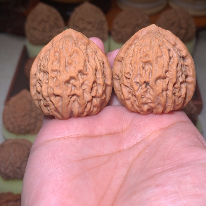 文玩核桃把件金牛