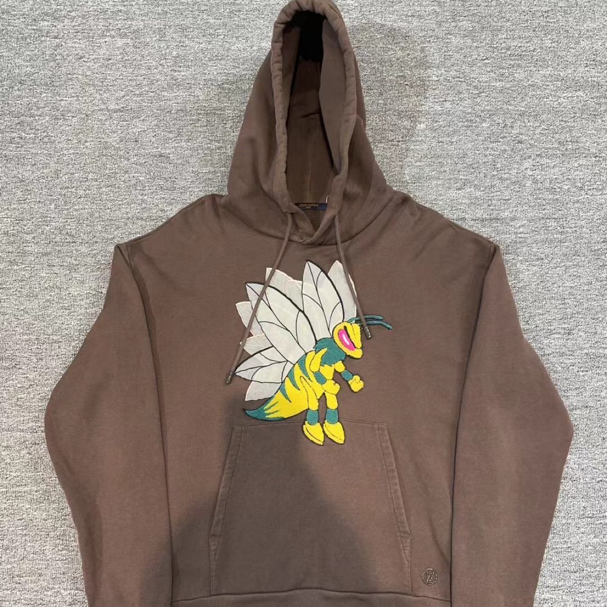 99新 LouisVuitton/路易威登 蜂蜜刺绣帽衫/尺码：XL