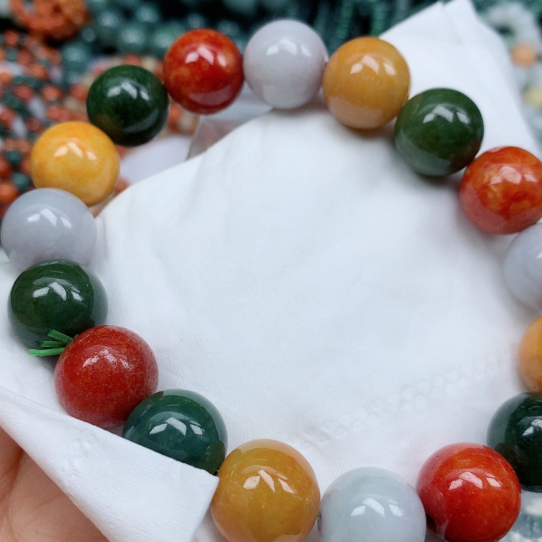 翡翠颈饰未镶嵌手串