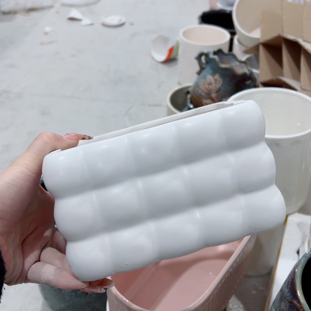 有孔陶瓷花盆，满10米包邮发货