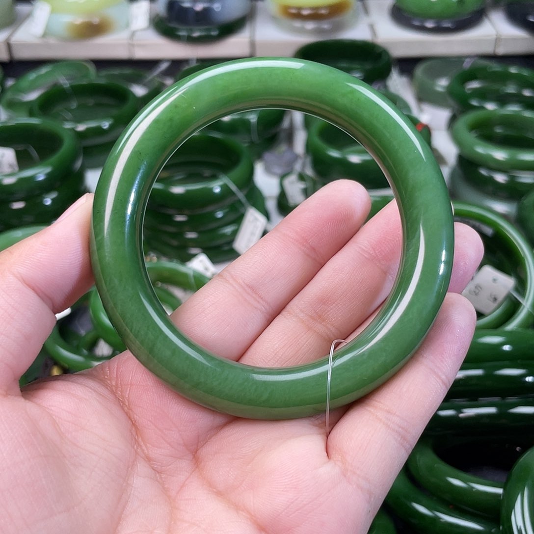 和田玉（碧玉）手镯未镶嵌