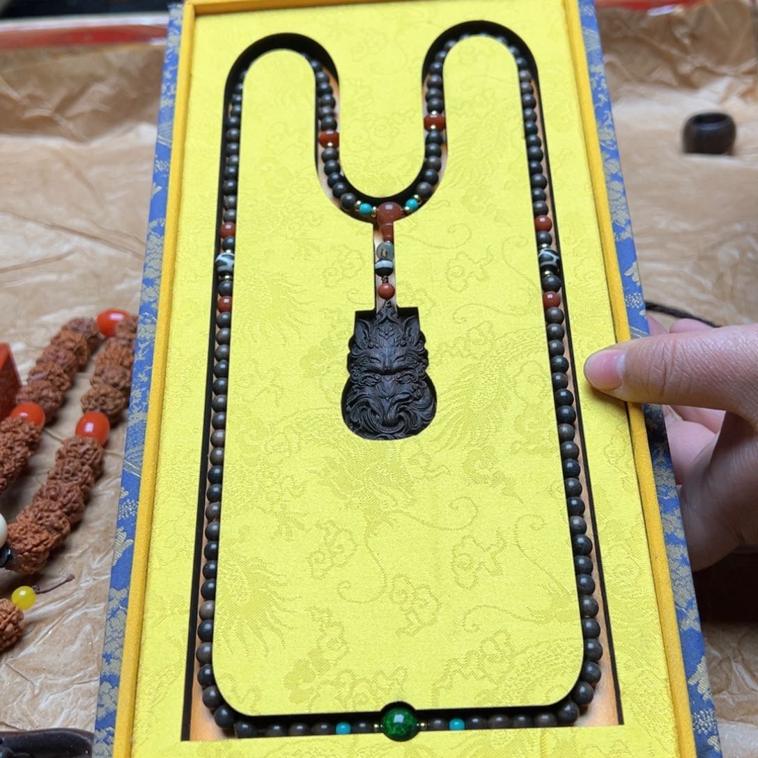 大叶紫檀（黑酸枝木类）