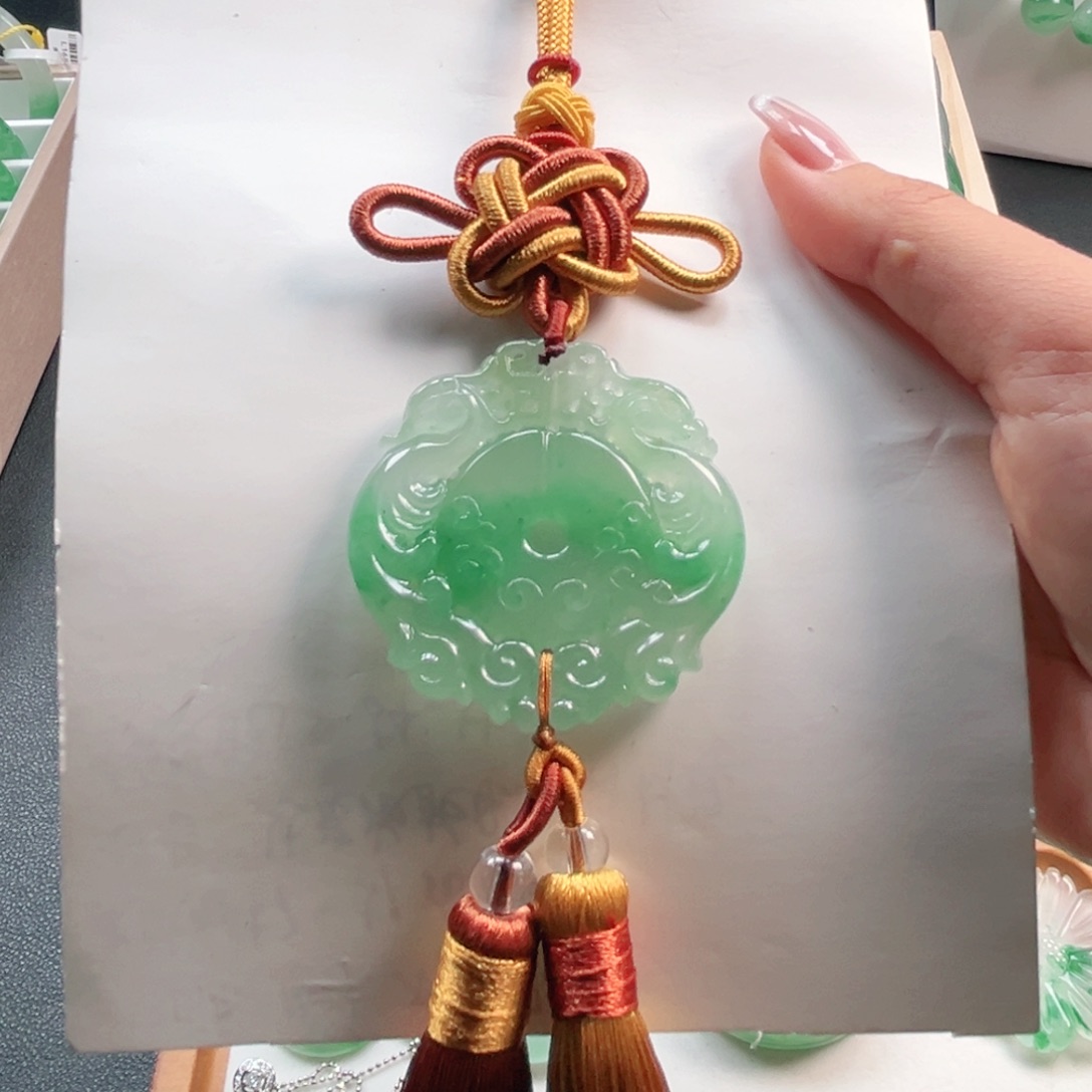 石英质玉颈饰未镶嵌