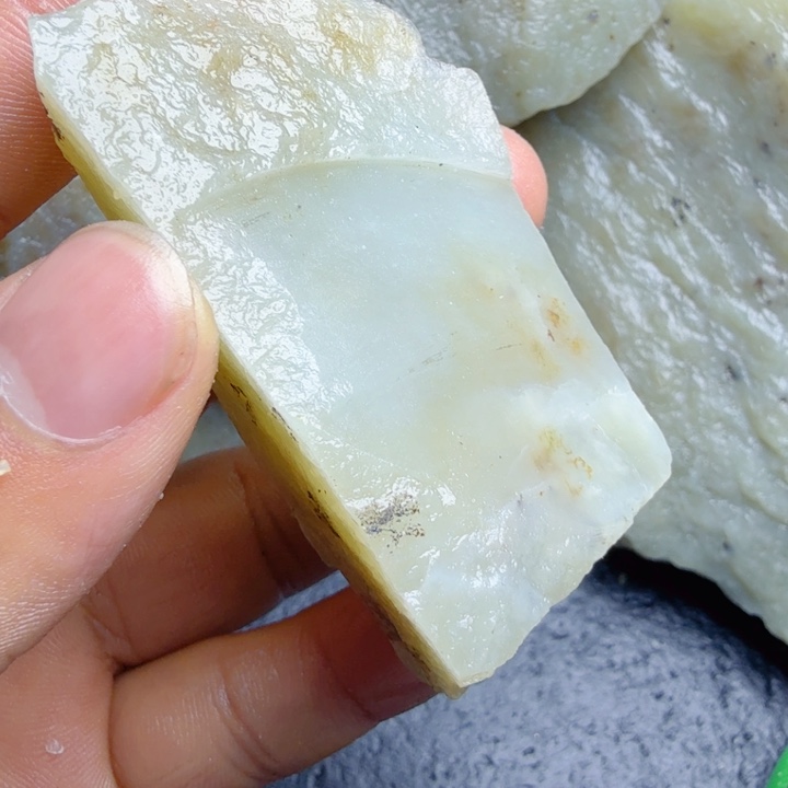 和田玉（糖玉）未镶嵌珠宝奇石