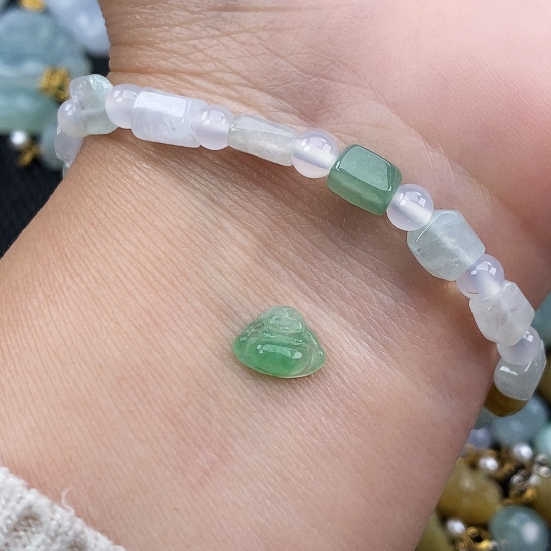 翡翠颈饰18K金镶嵌A**o佛公