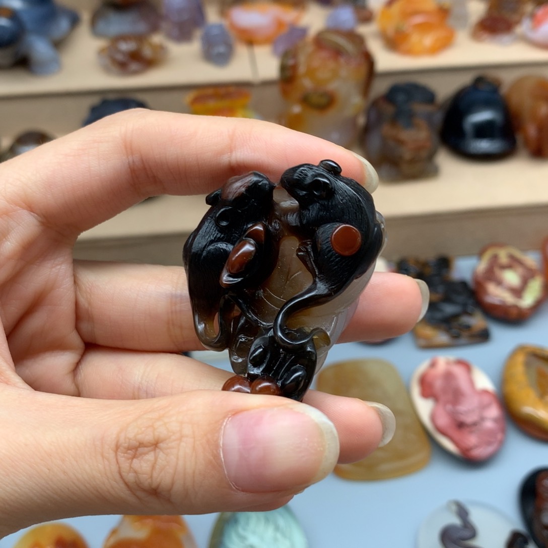 未镶嵌吊坠(赠链)玛瑙/玉髓依**意