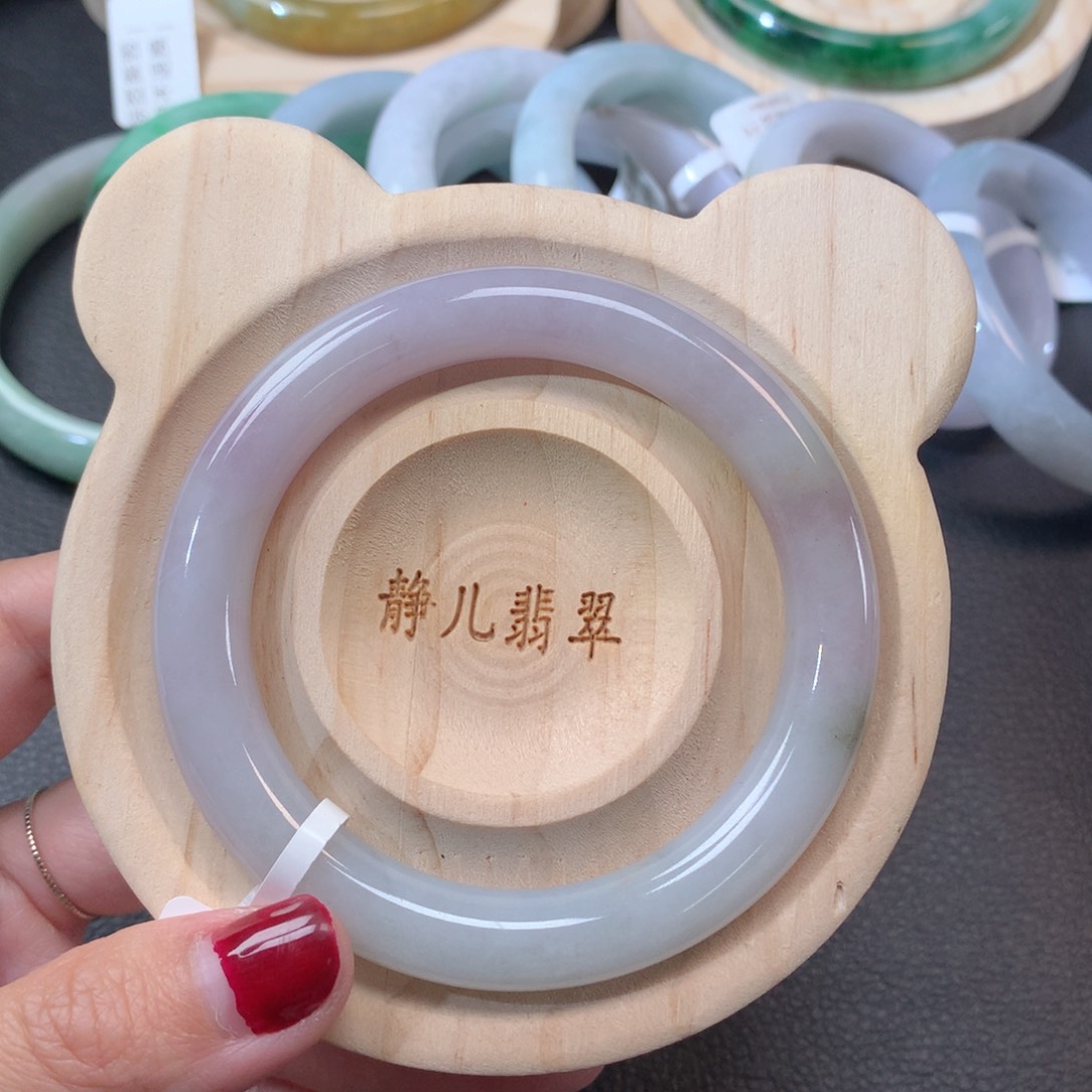 翡翠手镯未镶嵌55圈口