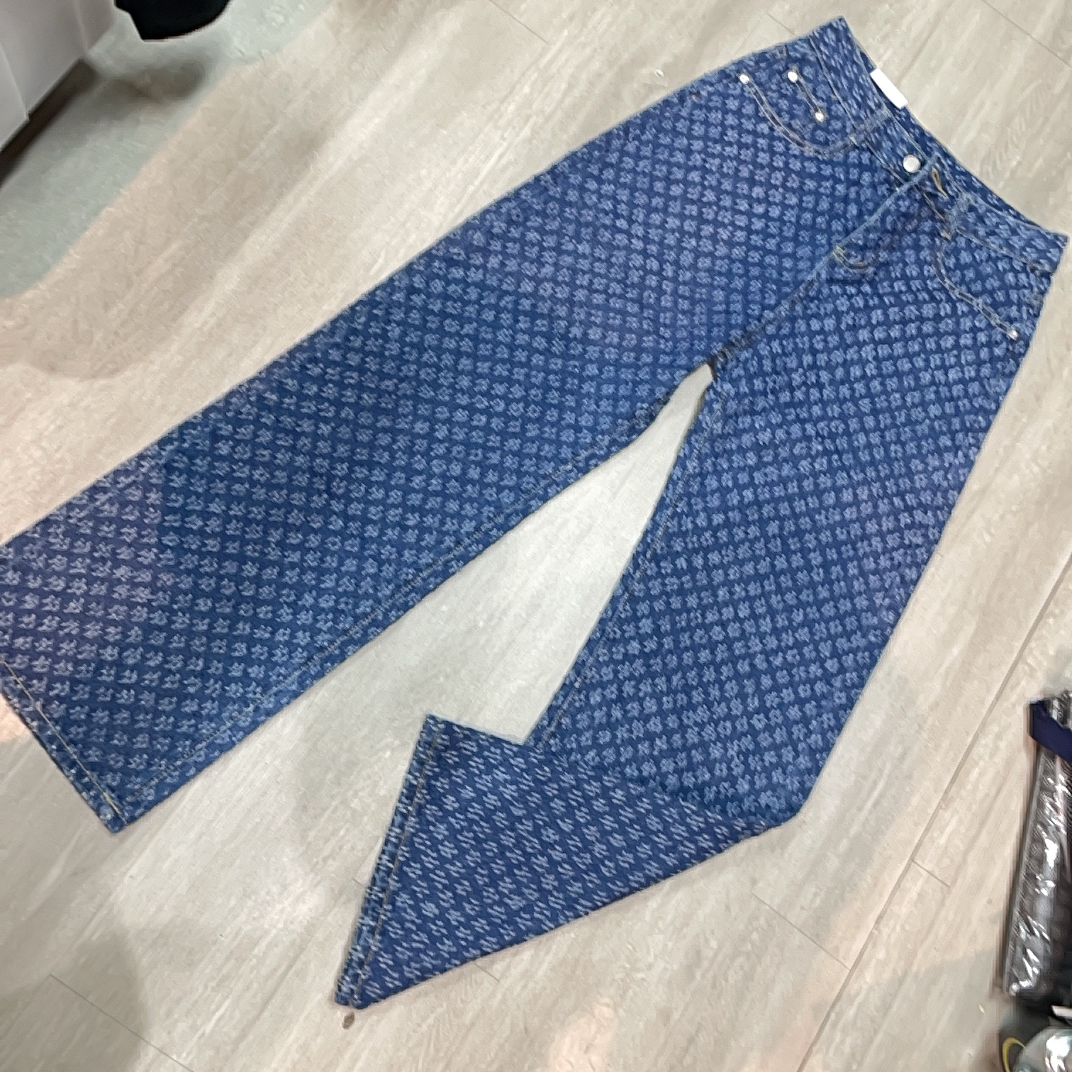 时尚磨毛设计休闲百搭直筒阔腿牛仔裤-果梓0024