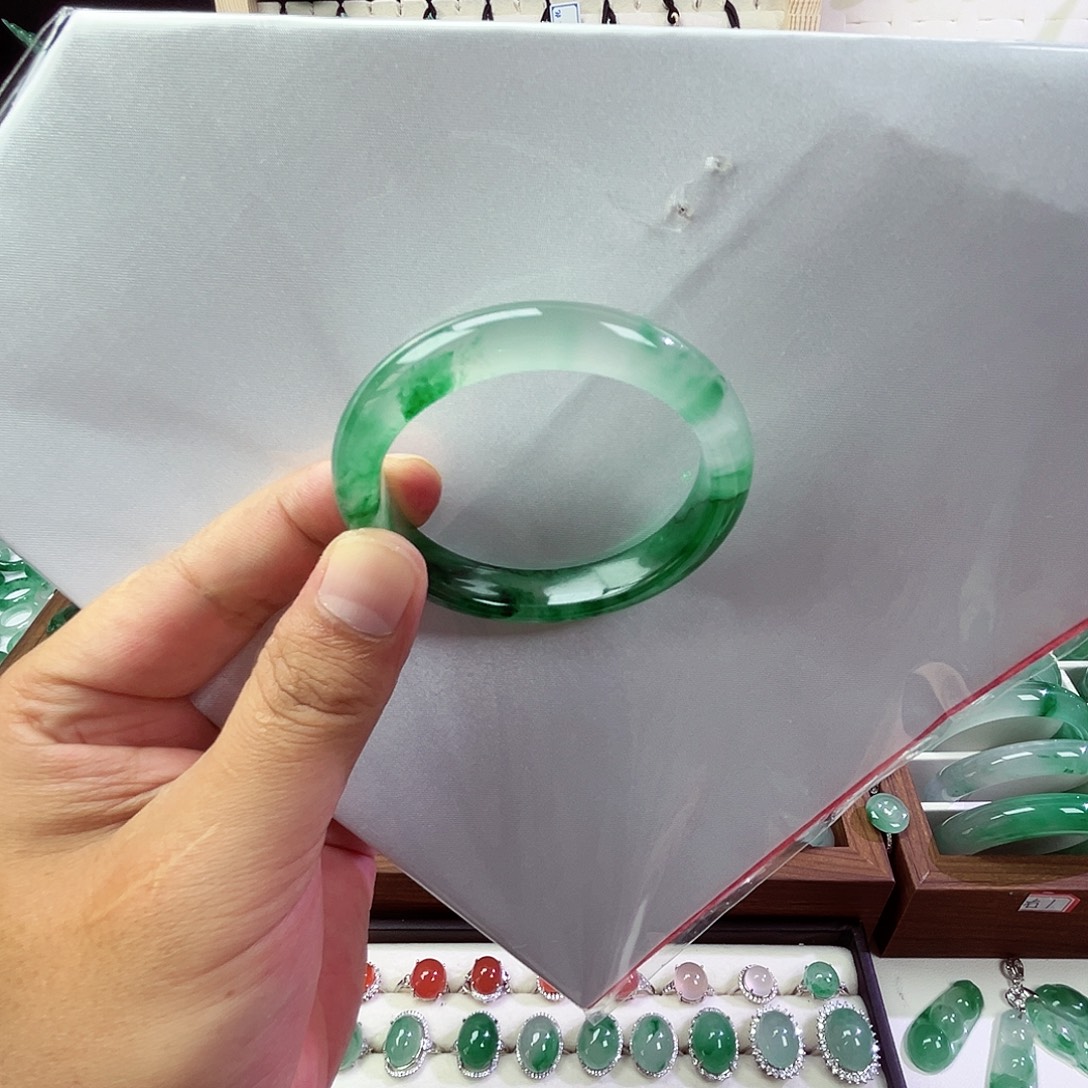 石英质玉未镶嵌手镯52