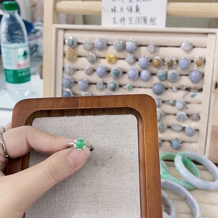 翡翠未镶嵌颈饰天然翡翠Ａ货