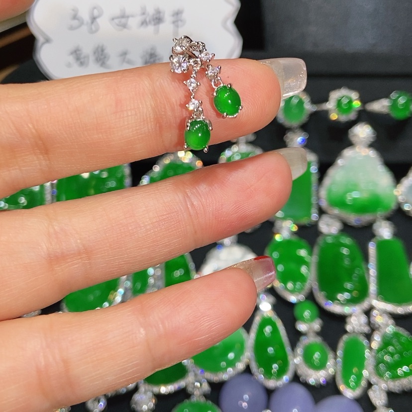 【闪购商品】翡翠耳饰未镶嵌天然翡翠