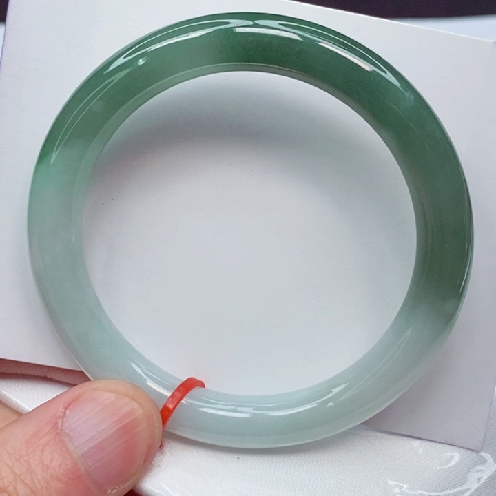 翡翠手镯未镶嵌56圈