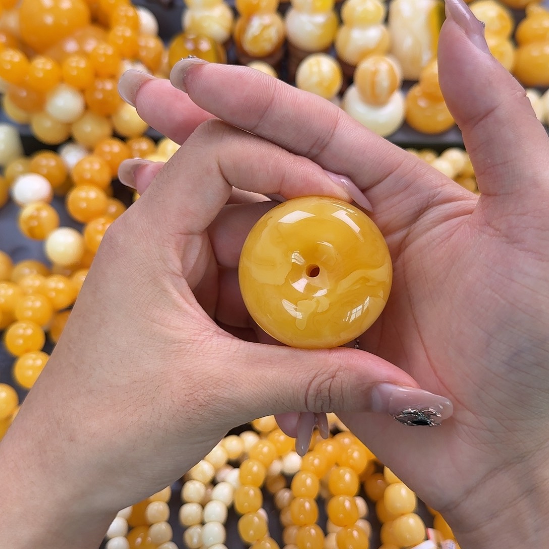 蜜蜡未镶嵌珠宝奇石37g