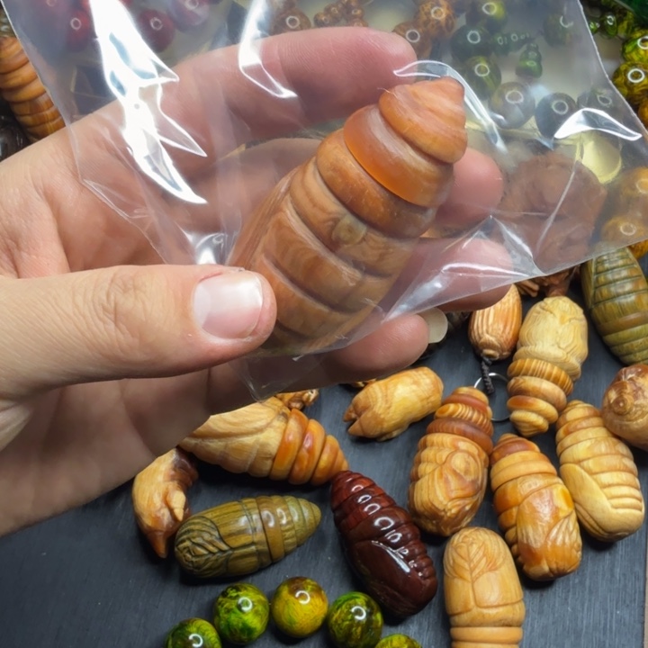 松木琥珀木文玩把件