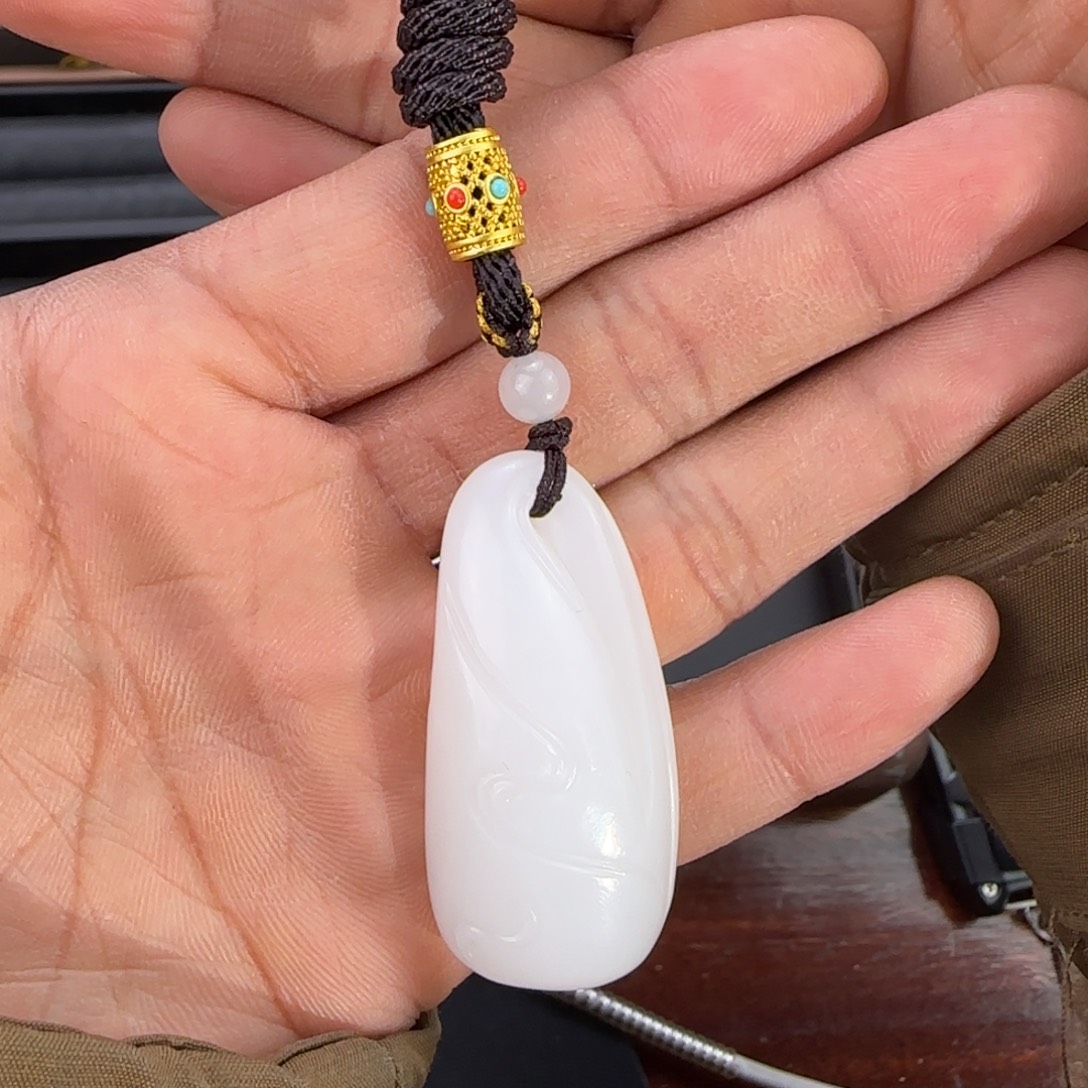 和田玉（糖玉）未镶嵌颈饰