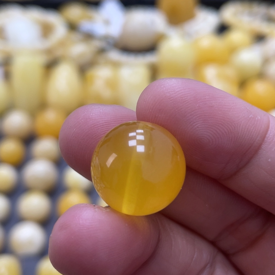 蜜蜡未镶嵌裸石16mm瑕疵焦皮