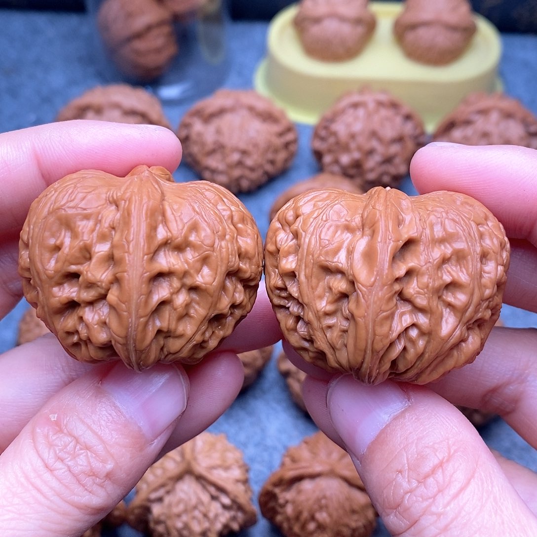 文玩核桃把件元宝41红皮精品