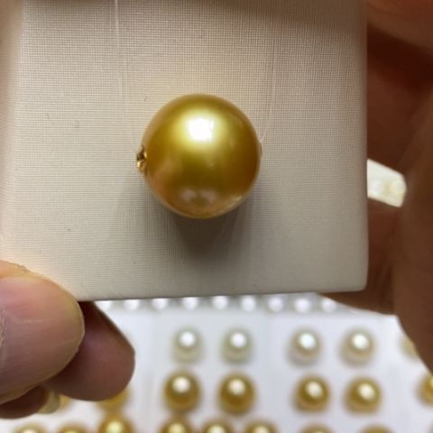 18K金镶嵌颈饰海水珍珠