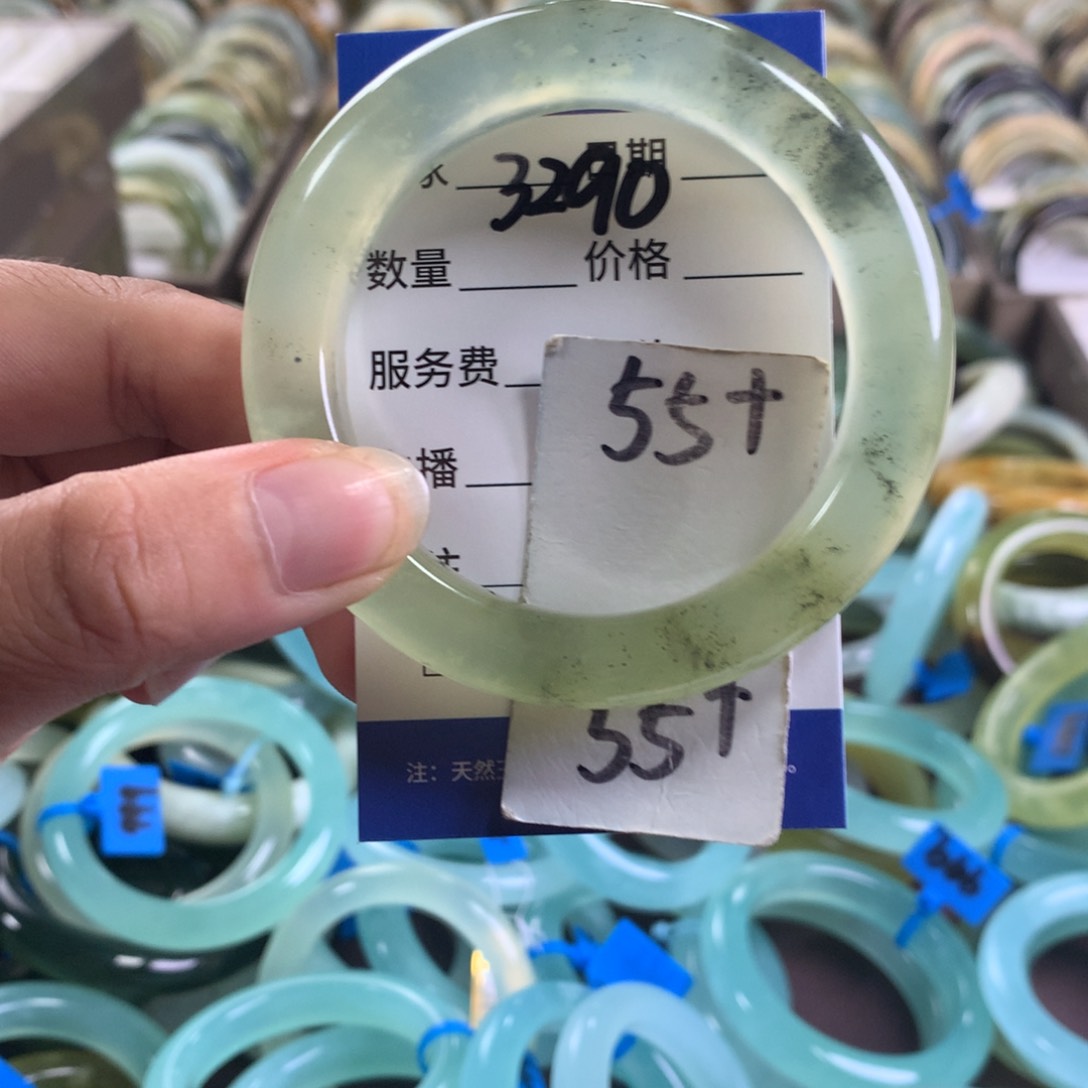 蛇纹石玉未镶嵌手镯3290