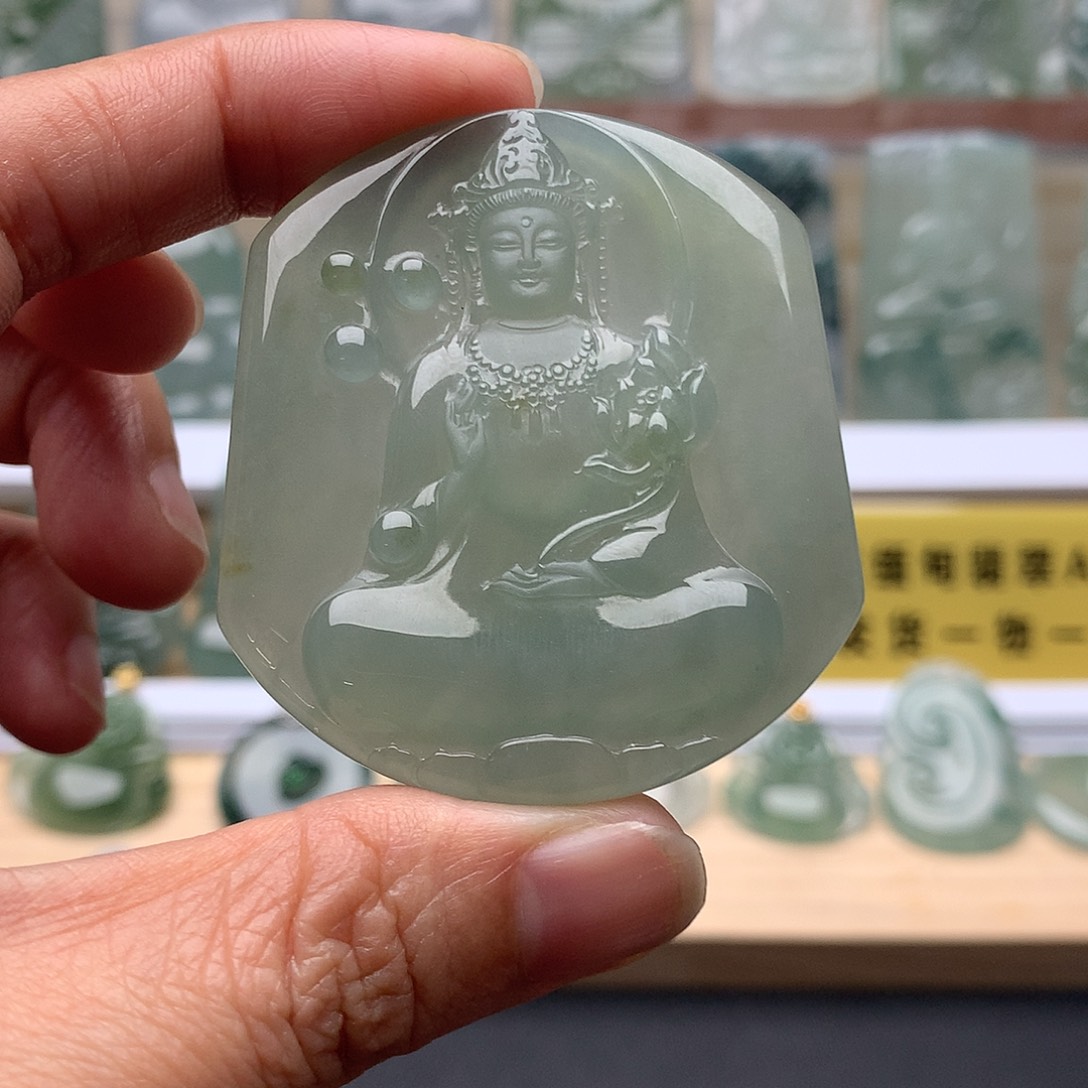 心***静翡翠未镶嵌颈饰观音