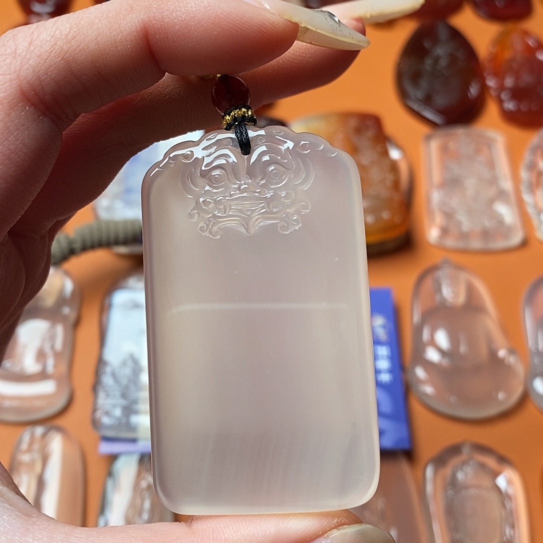 用***3玛瑙/玉髓未镶嵌颈饰