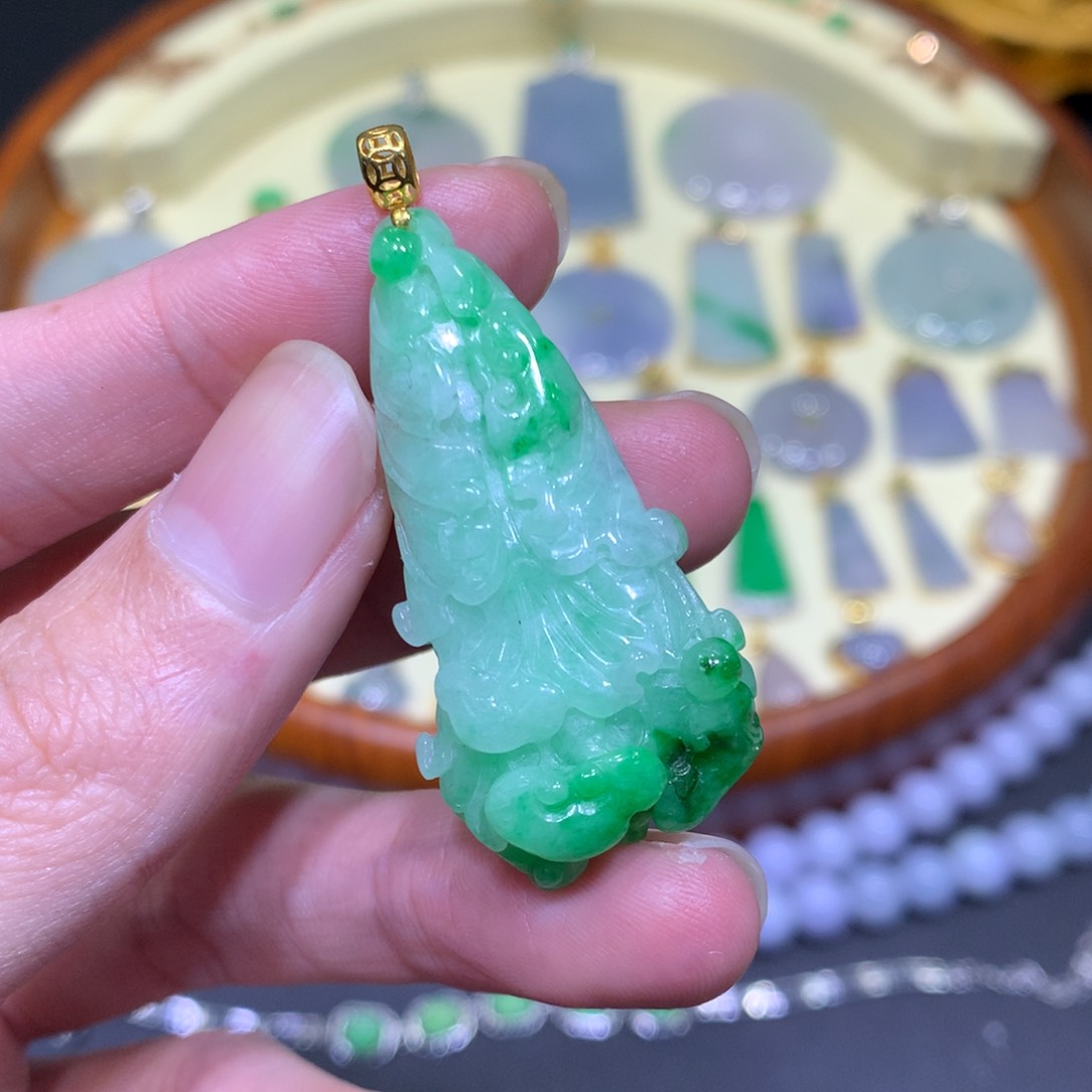 翡翠吊坠(不含链)18K金镶嵌