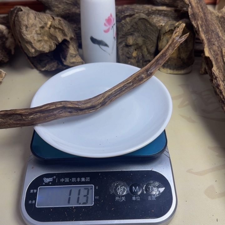 l***o沉香碎屑沉香沉香红土11.3克