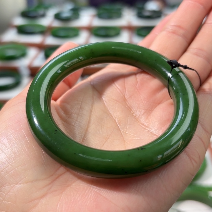 未镶嵌手镯和田玉（碧玉）