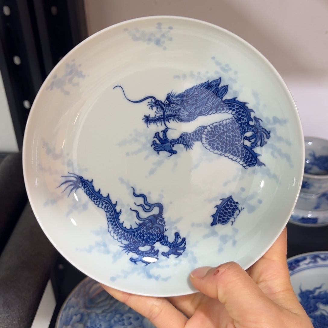 手绘仿清穿云龙盘子壶承