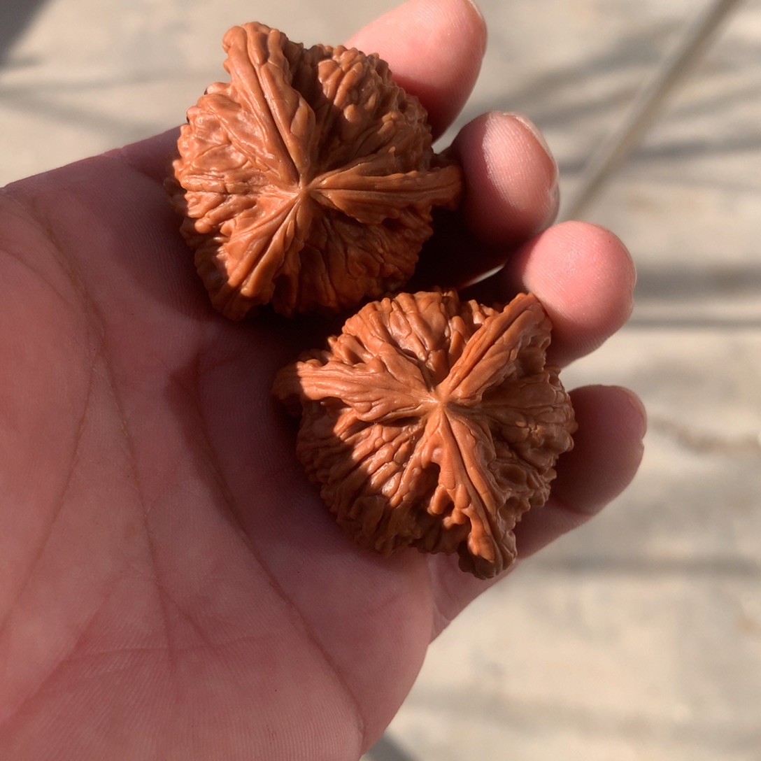文玩核桃吊坠三棱
