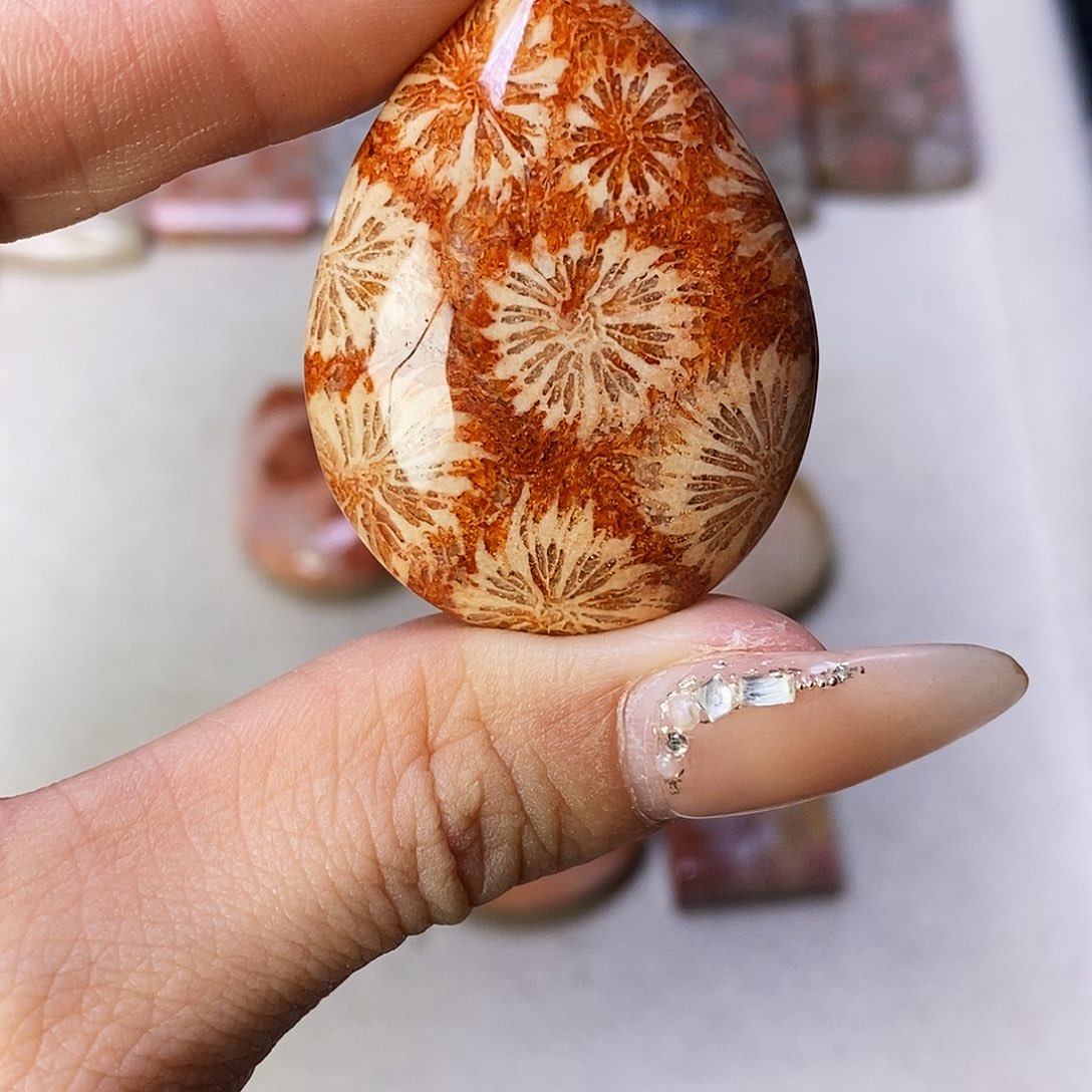 合金颈饰硅化玉S